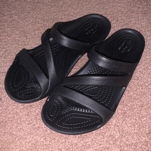 CROCS Iconic Comfort Strappy Sandals Size 6 Women’s